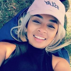 Meet your Posher, Issa